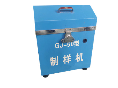 Cara menambah air pada kalorimeter.