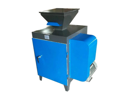 Sambungan pengecutan elektrik makmal.